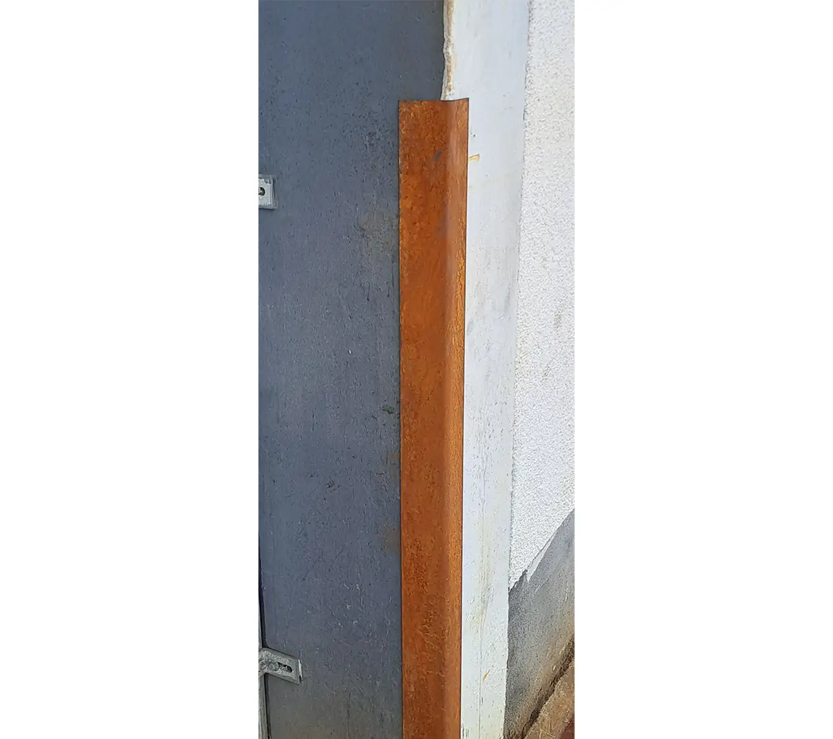Produktbild Auflage Profile aus Cortenstahl in modularer Bauweise, weisser Hintergrund
